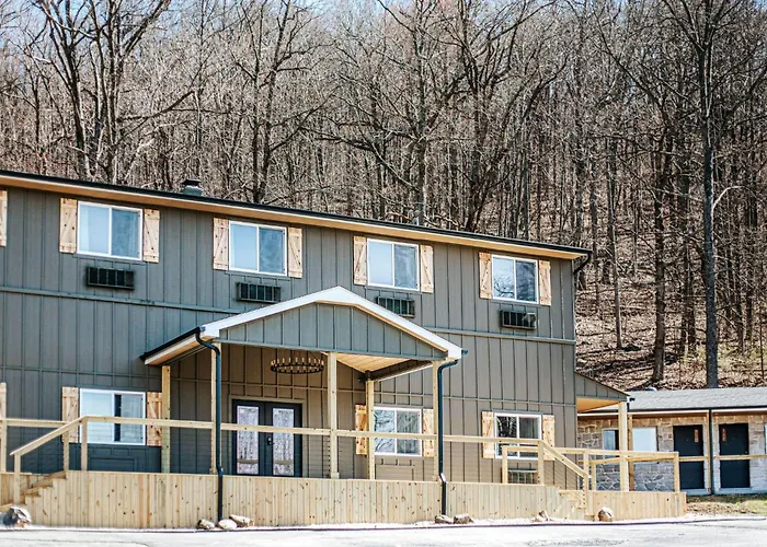 Grey Pine Lodge