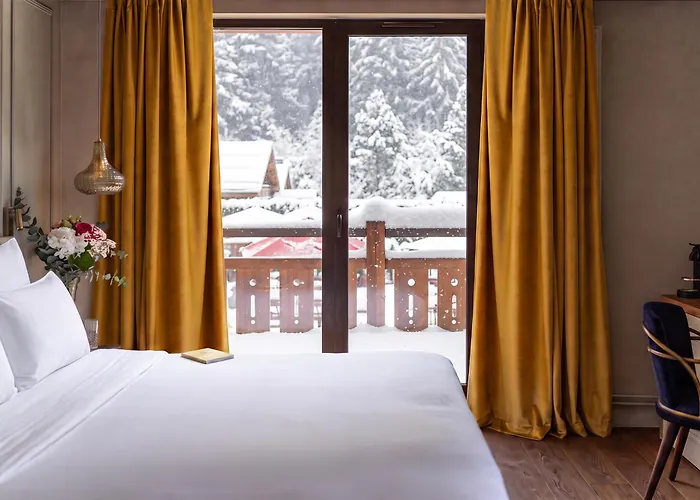 Lizzie Hotel