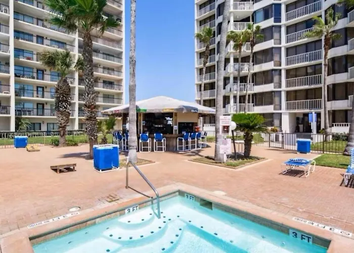 Royale Beach And Tennis Club