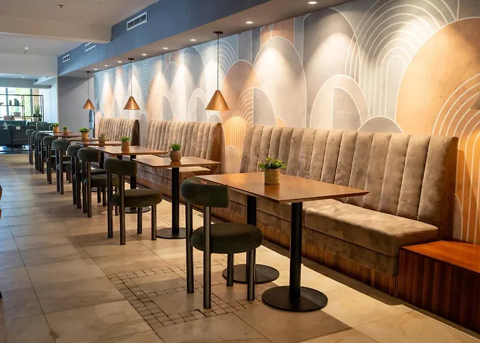 C Hotel Neve Ilan