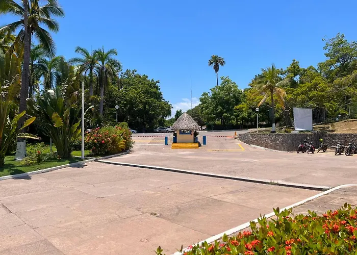 Qualton Club Ixtapa All Inclusive