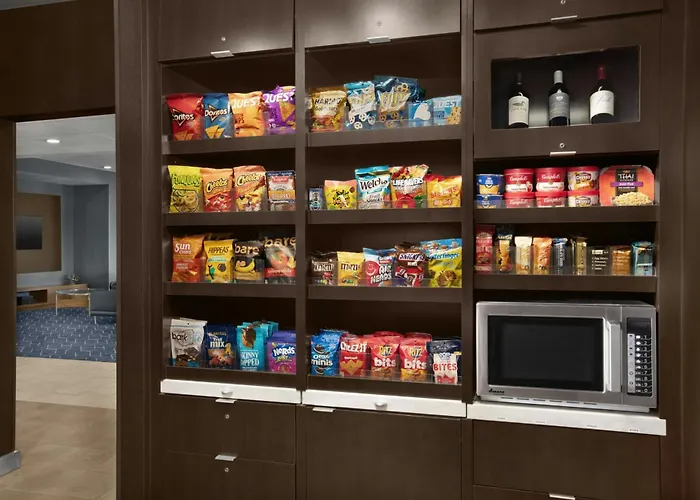 Courtyard By Marriott Bloomington