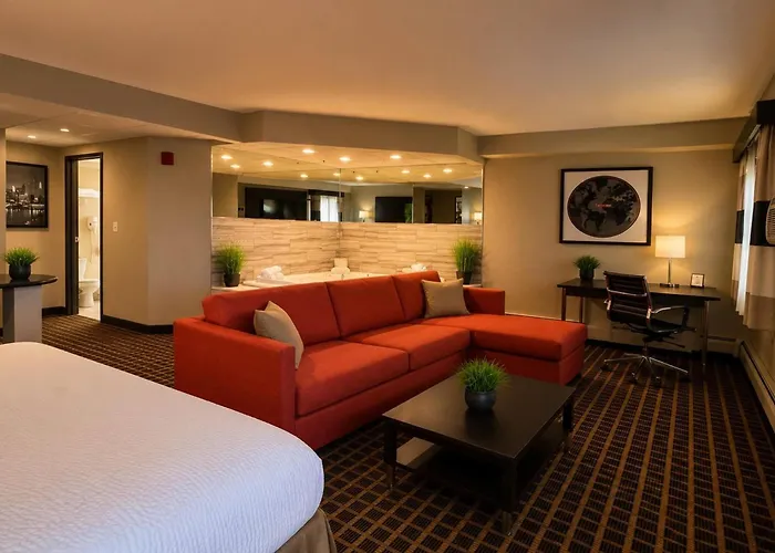 Ramada By Wyndham Minneapolis Golden Valley