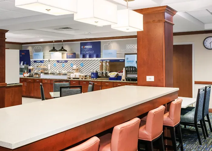 Holiday Inn Express Hotel & Suites Hampton South-Seabrook By Ihg