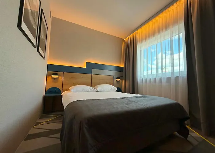 Air Hotel