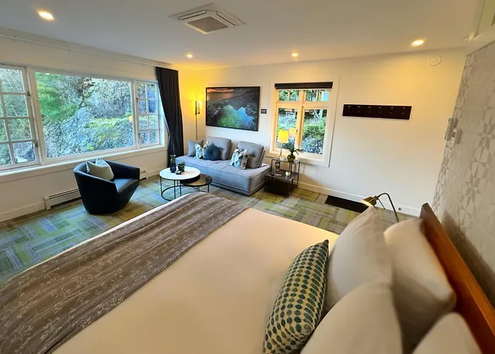 Artisan Suites On Bowen