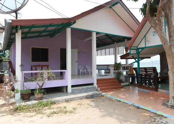 Koh Sichang Rimtalay Resort