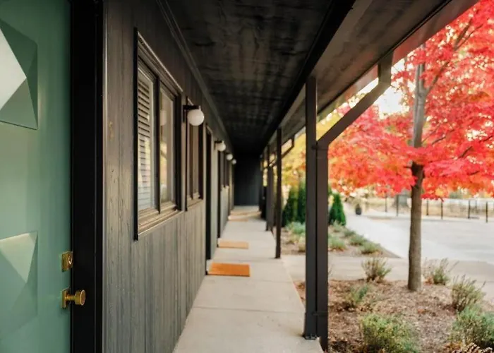 Birchwood Inn