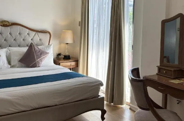 Queen Margarette Hotel