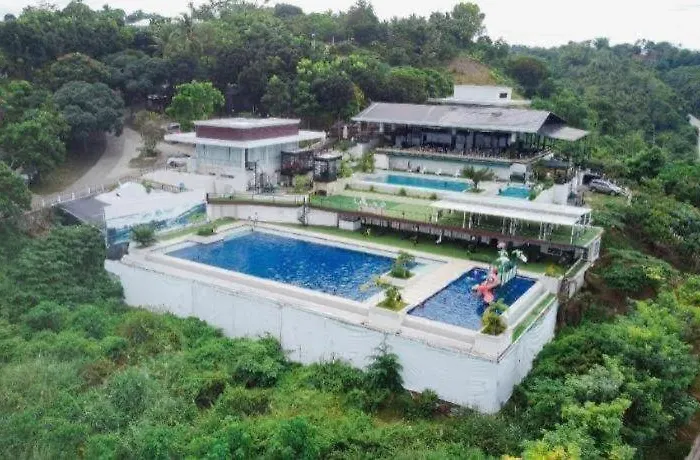 Ultra Winds Mountain Resort (Adults Only)