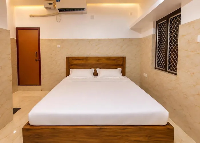 Gourinandan Lodge - Near Jagannath Temple & Puri Sea Beach With Ac & Non Ac Spacious Rooms