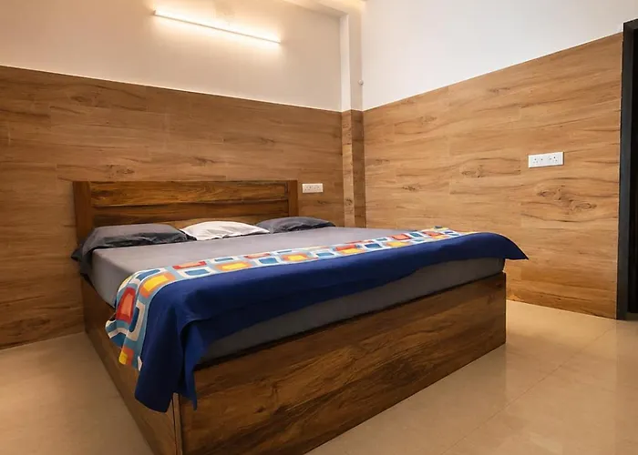 Gourinandan Lodge - Near Jagannath Temple & Puri Sea Beach With Ac & Non Ac Spacious Rooms