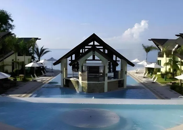 Acuatico Beach Resort & Hotel