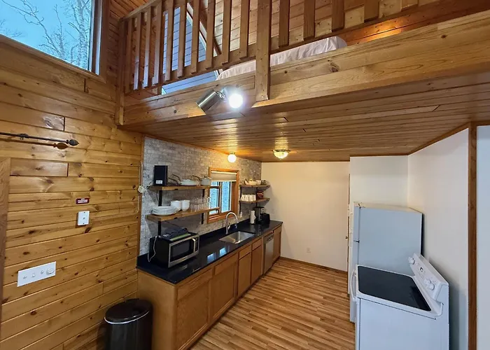 Scott'S Superior Inn And Cabins