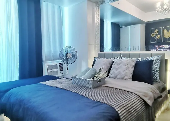 Azure Urban Resort By Honey Crema