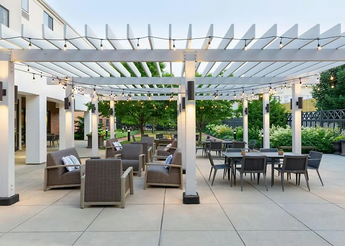Courtyard By Marriott Madison West / Middleton