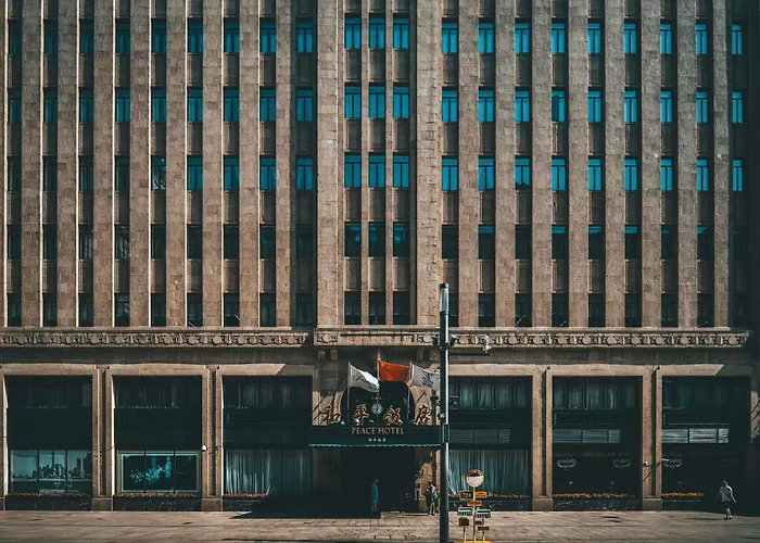 Fairmont Peace Hotel On The Bund