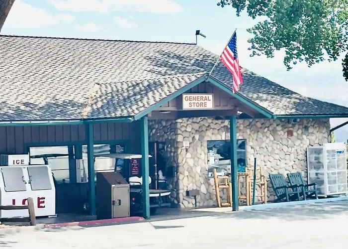Topaz Lodge