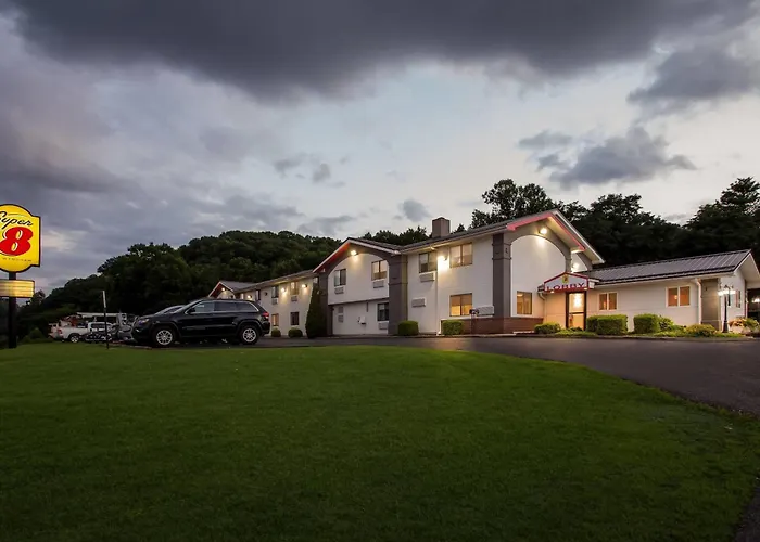 Super 8 By Wyndham Elkins