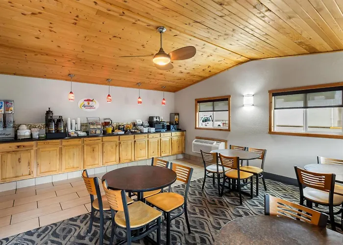 Super 8 By Wyndham Elkins