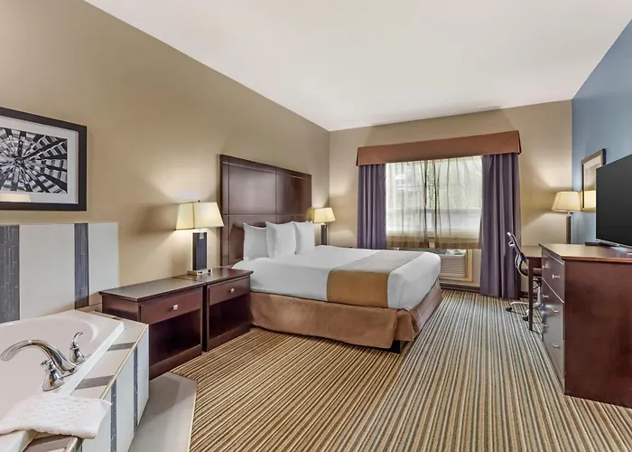 Best Western Plus Fort Saskatchewan Inn & Suites