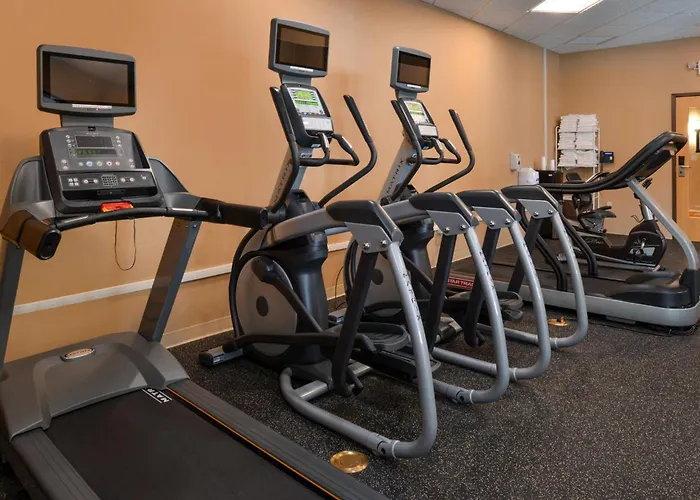 Holiday Inn Express Breezewood By Ihg