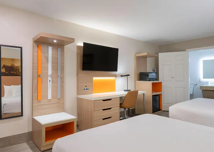 Days Inn By Wyndham Granbury