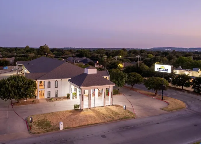 Days Inn By Wyndham Granbury