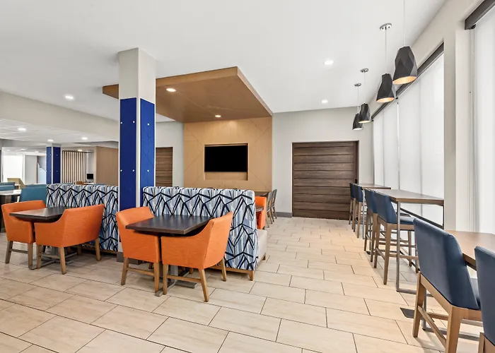 Holiday Inn Express & Suites Phoenix West - Tolleson By Ihg