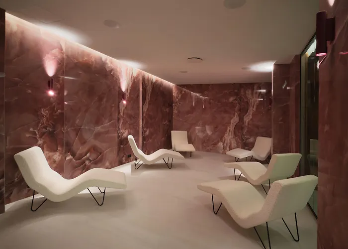 Iceland Parliament Hotel, Curio Collection By Hilton