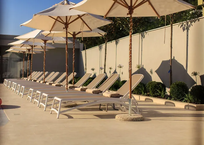 Avanti Hotel & Spa