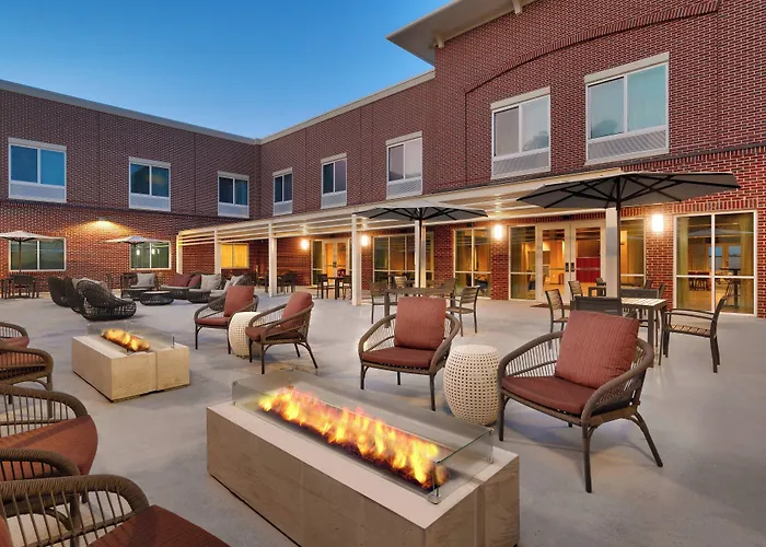 Courtyard By Marriott Atlanta Duluth Downtown