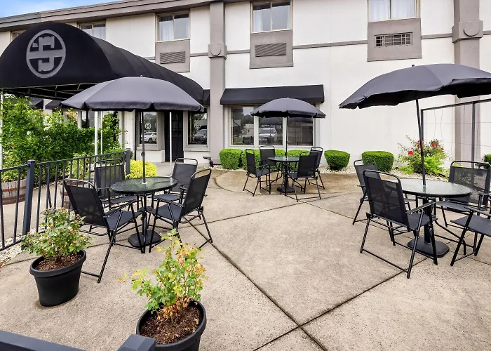 Days Inn By Wyndham Columbus East Airport