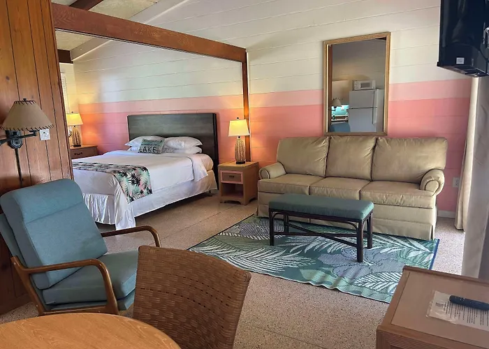 Tropical Marina & Resort On Lake Beresford