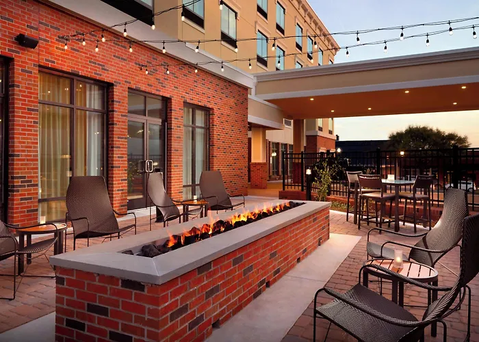 Courtyard By Marriott Lagrange