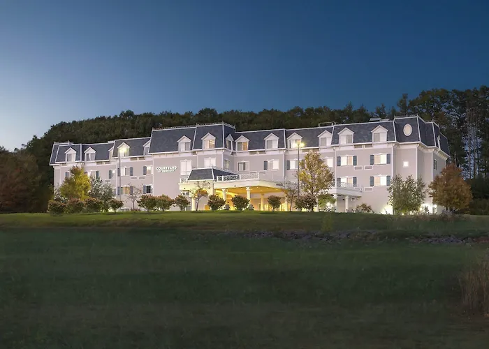 Courtyard By Marriott Lenox Berkshires