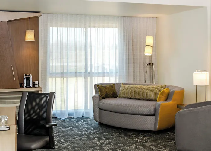 Courtyard By Marriott Somerset