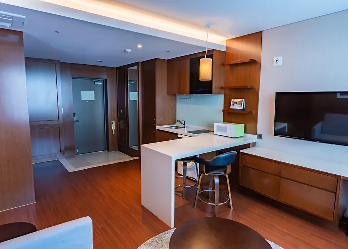 Gwangyang Lacky Hotel
