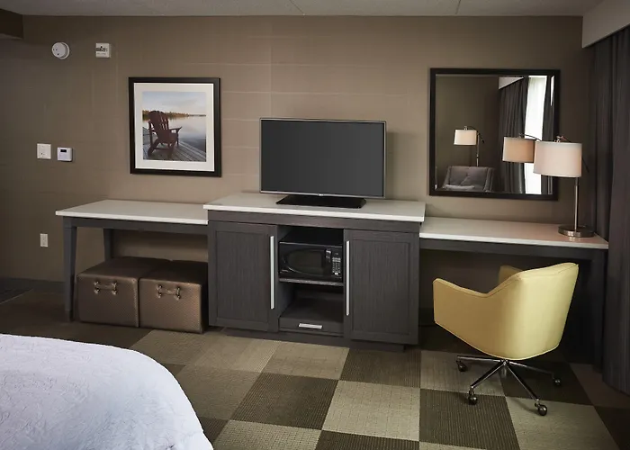 Hampton Inn By Hilton Sarnia/Point Edward