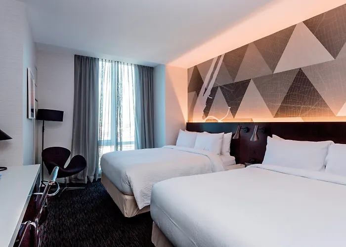 Courtyard By Marriott Long Island City/New York Manhattan View