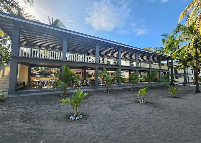 Bakasyunan Resort And Conference Center - Zambales