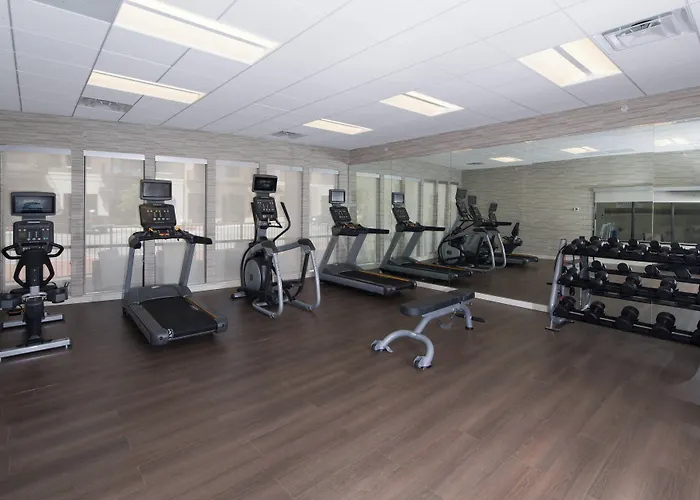 Courtyard By Marriott Bay City