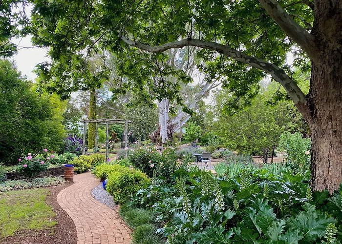 The Retreat At Froog Moore Park