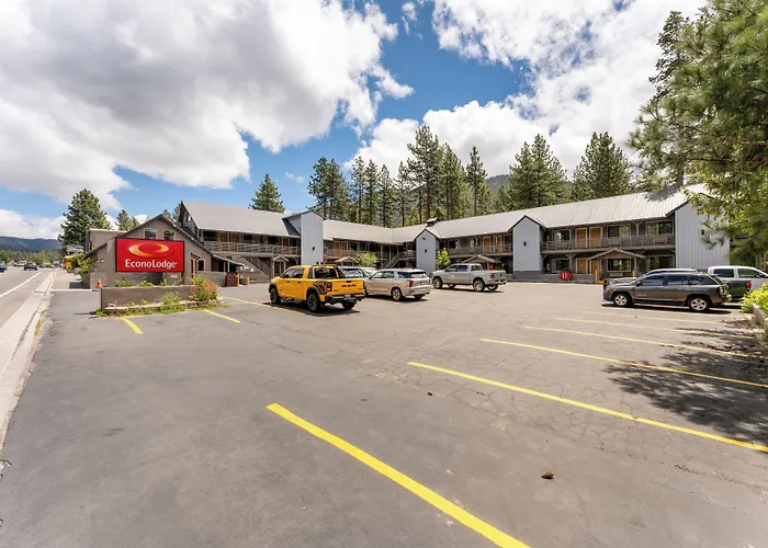 Econo Lodge Inn & Suites Heavenly Village Area