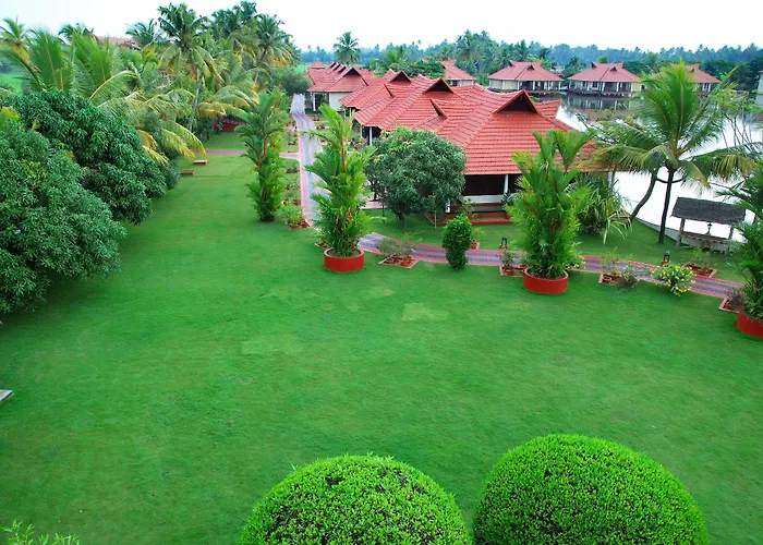 Sterling Lake Palace Alleppey