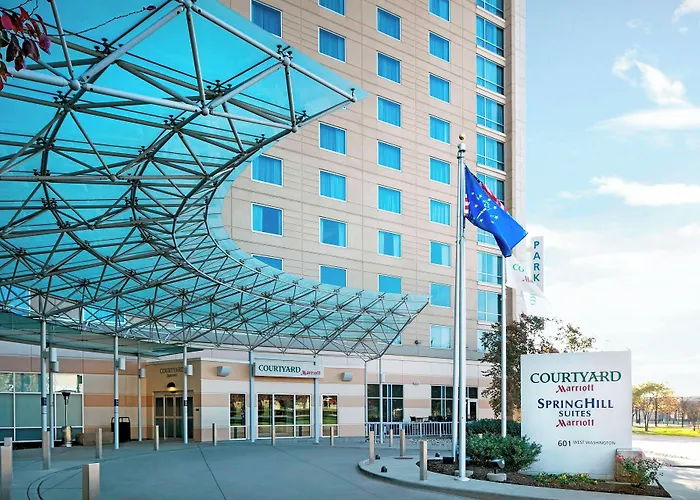 Courtyard By Marriott Indianapolis Downtown