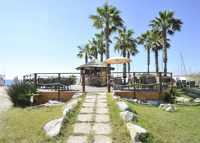 Aregai Marina Hotel & Residence