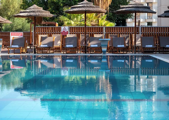 Oasis Spa Club Dead Sea Hotel - 16 Years Plus