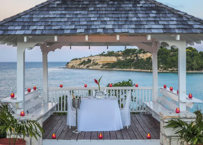 Pineapple Beach Club (Adults Only)