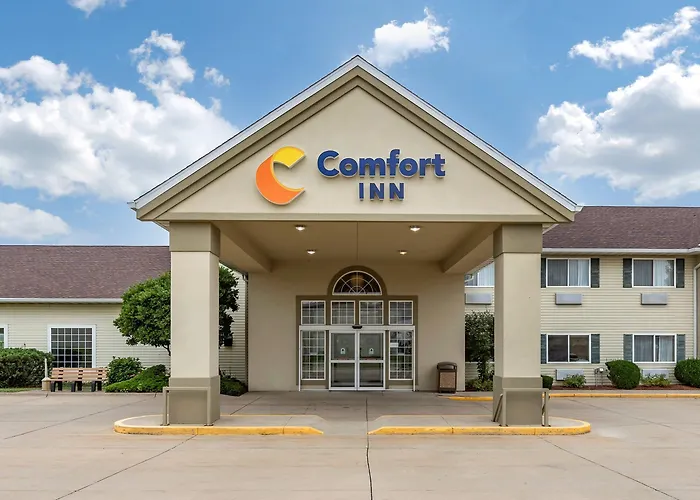 Comfort Inn Dyersville Near The Field Of Dreams